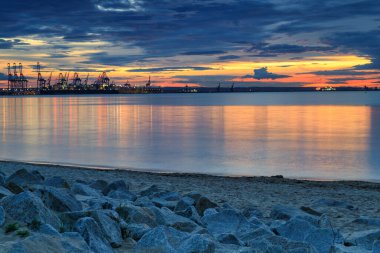 Gorki Zachodnie, Gdansk 'taki Baltık Denizi sahilinde gün batımı. Polonya