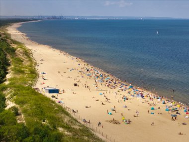Yazın Sobieszewo, Polonya 'da Baltık Denizi sahilinin güzel manzarası