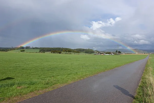 Rainbow Południowych Niemczech — Zdjęcie stockowe