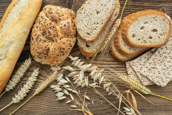 Sortiment Bakverk Gamla Träbord Nyligen Bageriprodukter — Stockfoto