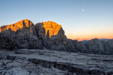 Brenta Dolomites gündoğumu ışık, İtalya, Avrupa'nın