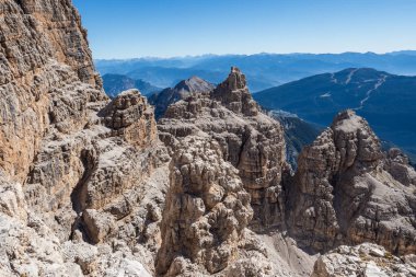Brenta Dolomites dağlarının manzarası. Trentino, İtalya