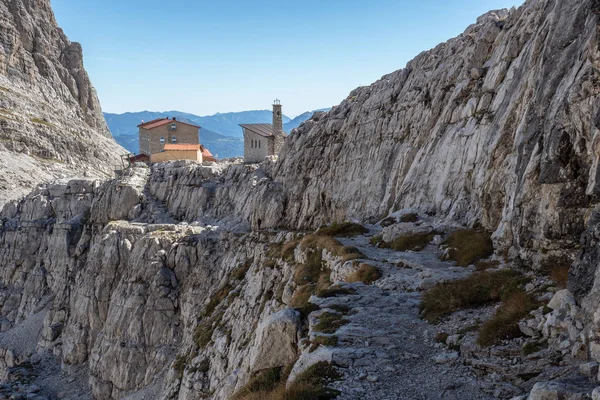 ドロマイトアルプスの山の峰 イタリアの美しい自然 シャレー ペドロッティ — ストック写真