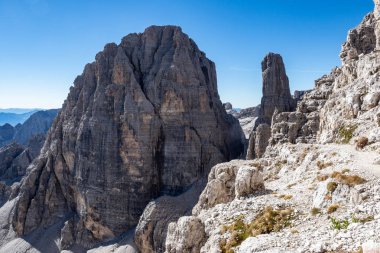 Brenta Dolomites dağlarının manzarası. Trentino, İtalya