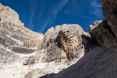 Dağ görünümünü Dolomites doruklarına. Brenta, İtalya