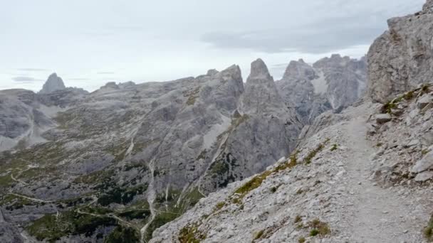 Horolezectví Slavné Přes Ferrata Alpinisteig Sexten Dolomites Horské Panorama Jižním — Stock video