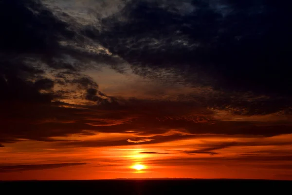 Baltık Denizi'nde dramatik gün batımı