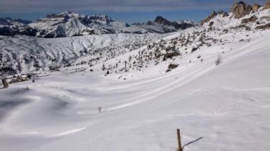 Passo Giau, Dolomitler, İtalya 'nın kar manzarası