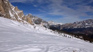 Passo Giau, Dolomitler, İtalya 'nın kar manzarası