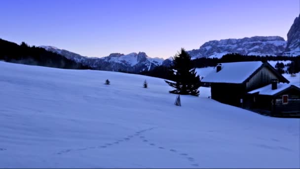 Χειμωνιάτικη ανατολή πάνω από το Alpe di Siusi, Δολομίτες, Ιταλία — Αρχείο Βίντεο