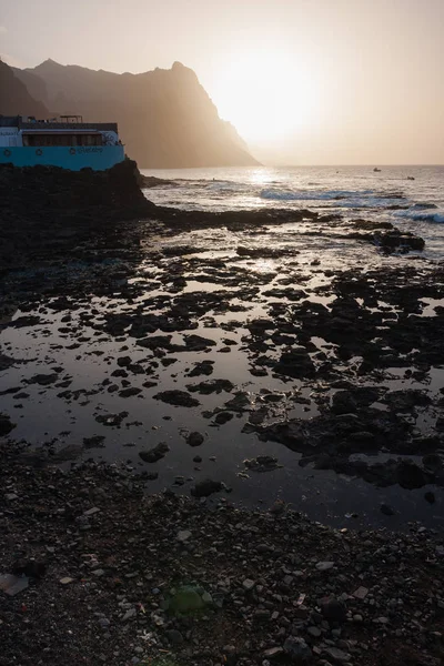 Krásný Západ Slunce Večer Skalnaté Pobřeží Ostrova Santo Antao Veleiro — Stock fotografie