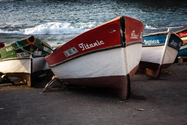 Ahşap Balıkçı Teknesi Titanic Port Santo Antao Adası Ponta Yapmak — Stok fotoğraf