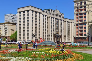 Moscow, Rusya Federasyonu - 12 Mayıs. 2018 Devlet Duma Manezhnaya Meydanı yönünden binanın bir görünüm.
