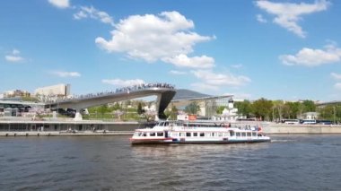 Moscow, Rusya Federasyonu - 12 Mayıs. 2018. asma köprü Zaryadye park ve zevk zanaat