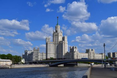 Moscow, Rusya Federasyonu - 12 Mayıs. 2018 gökdelen Kotelnicheskaya dolgu üzerinde
