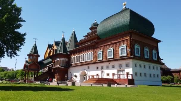 Moskva, Ryssland - 22 maj. 2018. palace av Tsar Alexei Mikhailovich i Kolomenskoye — Stockvideo