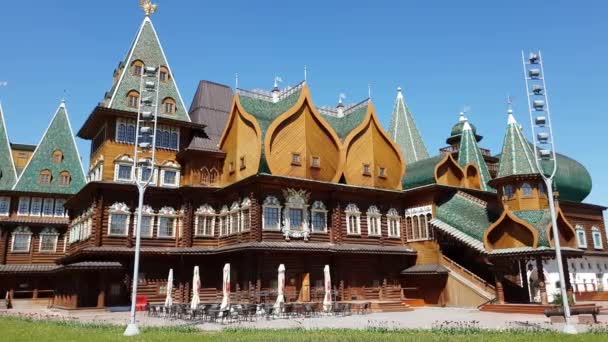Moscú, Rusia - 22 de mayo. 2018. castillo del zar Alexei Mikhailovich en el museo Kolomenskoye — Vídeos de Stock