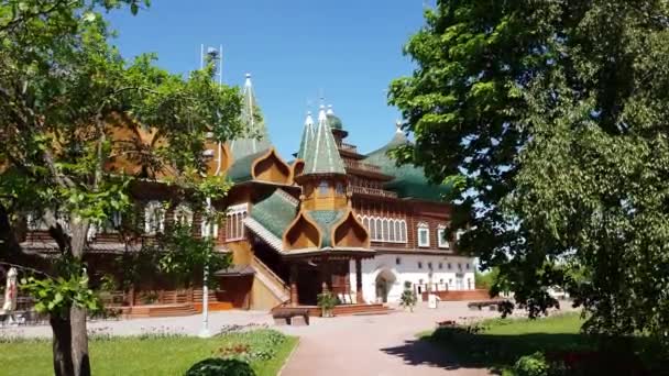 Moscú, Rusia - 22 de mayo. 2018. castillo del zar Alexei Mikhailovich en el museo Kolomenskoye — Vídeos de Stock