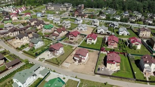 View from above on Modern cottage village near Moscow, Russia — Stock Video