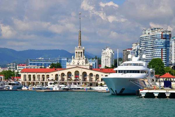 Sochi, Rusya Federasyonu - 2 Haziran. 2018. denizden seaport binasına görüntüleyin