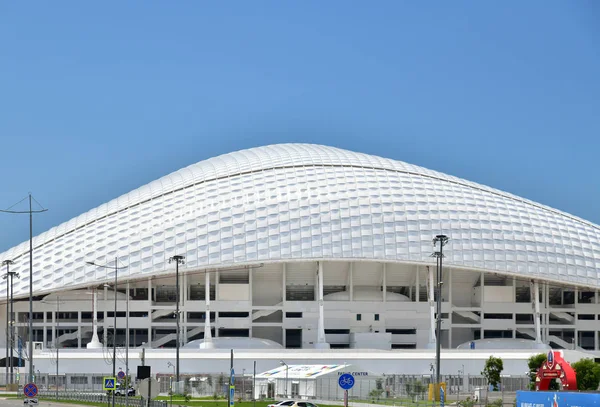 Σότσι, Ρωσία - 2 Ιουνίου. 2018. γήπεδο ποδοσφαίρου Fisht στο Ολυμπιακό Πάρκο — Φωτογραφία Αρχείου