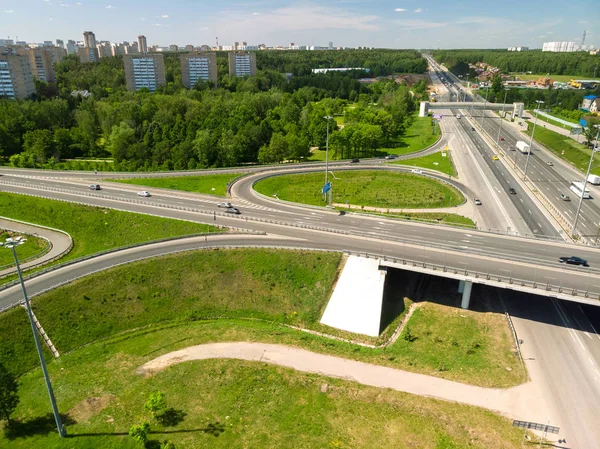 Moskwa, Rosja - 27 maja. 2018. skrzyżowanie przy autostradzie Leningradu w Zelenograd — Zdjęcie stockowe