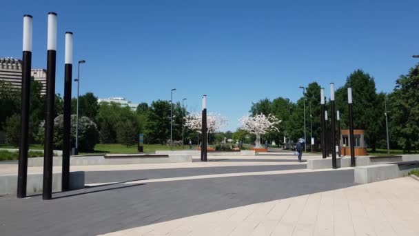 Moskva, Ryssland - 22 maj. 2018. Park Sadovniki i södra distrikt — Stockvideo
