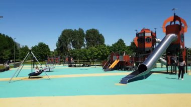 Moscow, Rusya Federasyonu - 22 Mayıs. 2018. Park Sadovniki içinde çocuklar için oyun alanı