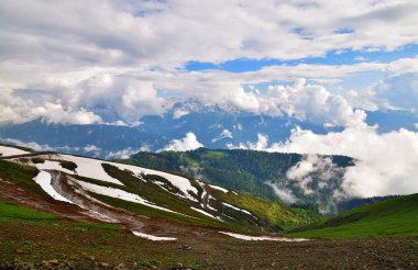 Rosa Khutor resort Rusya'nın Kafkas dağlarından Panoraması