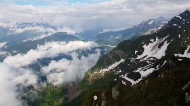 Rosa Khutor Resort Rusya'nın Kafkas dağlarının boyunca hareket