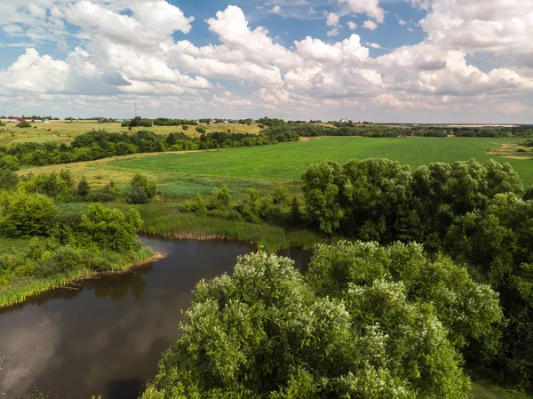 kırsal manzara orman ve havuz Rusya, üstten görünüm