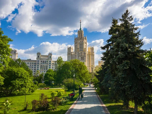 Moscow Rusya Federasyonu Mayıs 2018 Ustyinsky Meydanı Gökdelen Kotelnicheskaya Dolgu — Stok fotoğraf