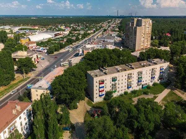 Lipetsk, Ryssland - 5 Aug. 2018. vy av Levoberezhny distriktet och Zoya Kosmodemyanskaya street — Stockfoto