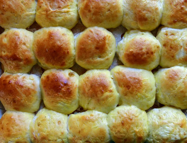 Saborosos Pães Caseiros Uma Assadeira — Fotografia de Stock