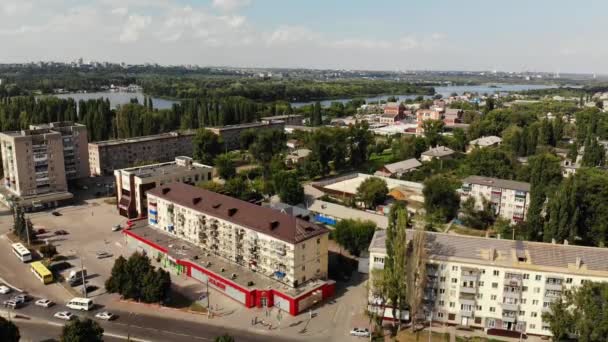 Λίπετσκ, Ρωσία - 5 Αυγ. 2018. η άποψη του Levoberezhny περιοχή και Zoya Κοσμοντεμιάνσκαγια δρόμος — Αρχείο Βίντεο