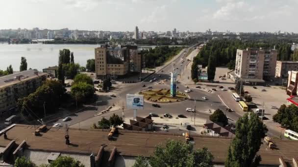 Lipetsk, Rusland - 5 Aug. 2018. weergave van World Square en Voronezh River van bovenaf — Stockvideo