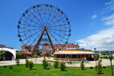 Sochi, Rusya Federasyonu - 6 Haziran. 2018 dönme dolap Sochi parkta Top-25 en iyi parkları Avrupa'da 2016 yılında girdi.