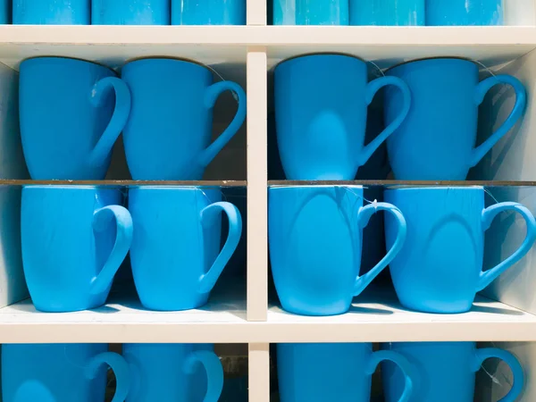 Une Tasse Bleue Dans Vitrine — Photo