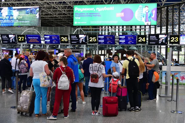 Sochi Russia June 2018 Queue Registration Desks Airline Pobeda International — Stock Photo, Image