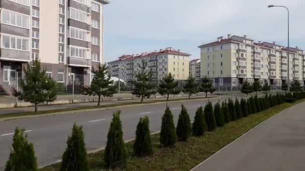 Sochi, Rusya Federasyonu - 5 Haziran. 2018. otel Barchatnye Sezony ve çöpünü Dom — Stok video