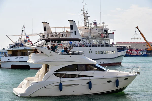 Sotchi Russie Juin 22018 Yacht Plaisance Dans Port Mer Dans — Photo