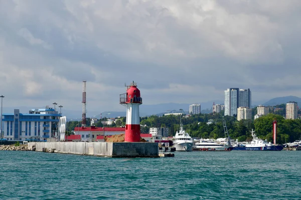 Sochi Rusya Federasyonu Haziran 22018 Bir Deniz Feneri Ile Liman — Stok fotoğraf