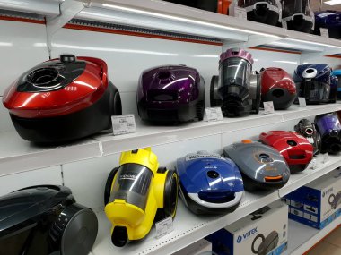 Moskova, Rusya - 27 Eylül. 2018. Dns ev aletleri satan ağ deposudur