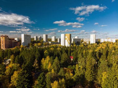 üstten görünüm sonbahar orman ile Moskova'nın Ekolojik temiz bir alan üzerinde. Rusya