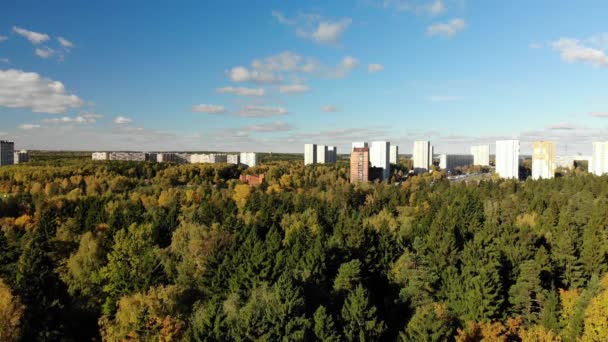 Rusia. zona de dormir de Moscú rodeada de bosques — Vídeos de Stock