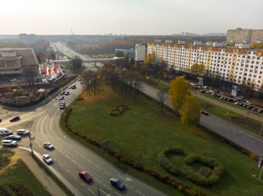 Moskova, Rusya - Ekim 20. 2018. Zelenograd merkezi cadde üzerinde uçuş