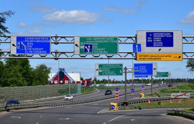 Moscow, Rusya Federasyonu-27.2018 olabilir. Yol işaretleri Zelenograd çıkış