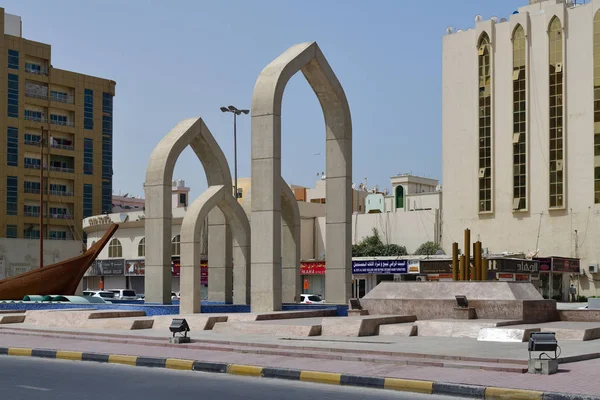 Ajman, Emirados Árabes Unidos - 6 de abril. 2018. Monumento em Sheikh Rashid Bin Humaid Street — Fotografia de Stock