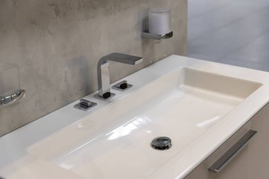 Banyo lavabo ve musluk parçası