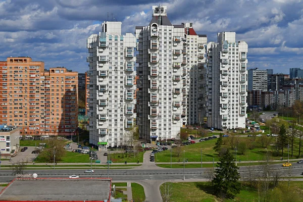 Moscú, Rusia - 29 de abril. 2018. Vista reconocible del distrito administrativo de Zelenograd —  Fotos de Stock